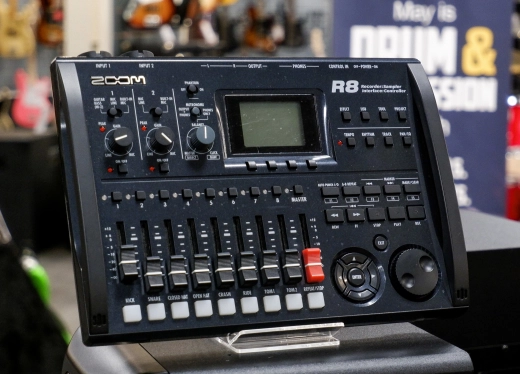 Zoom - R8 ZOOM 2